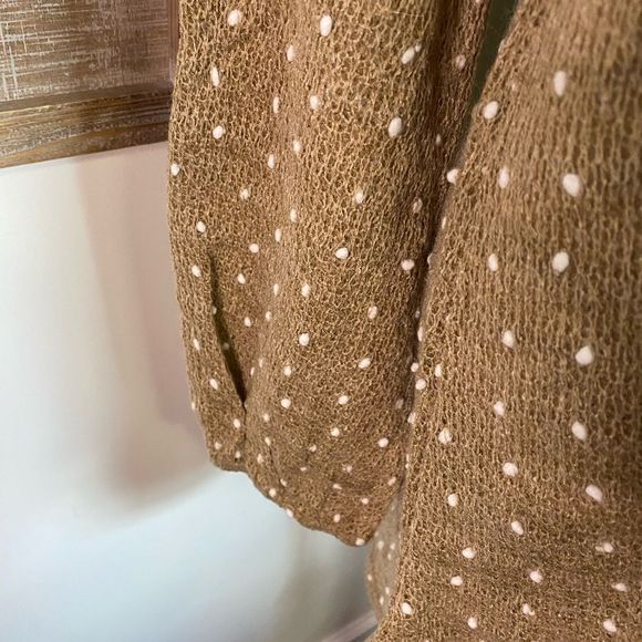 Pom Lace A -Line Sweater Top. Perfect for Fall 🍁
Ryu/Areve! - Picture 8 of 9